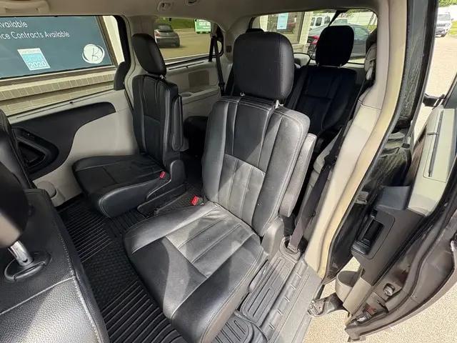 2016 Chrysler Town & Country Touring
