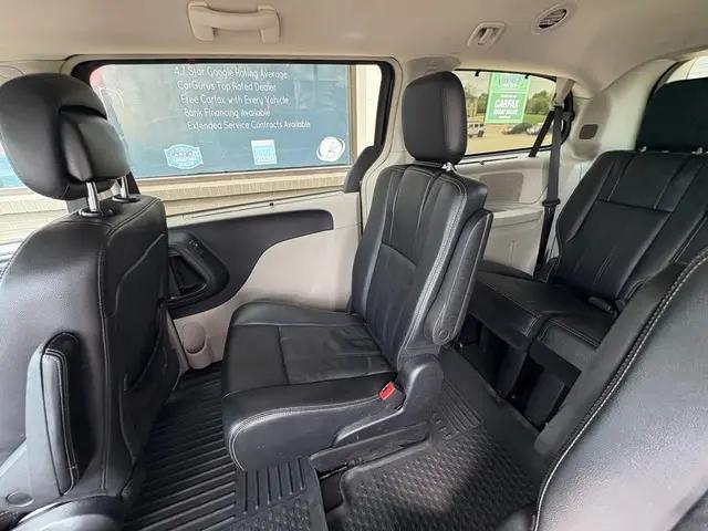 2016 Chrysler Town & Country Touring