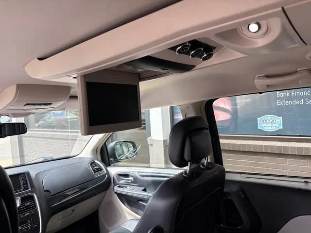 2016 Chrysler Town & Country Touring