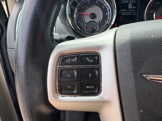 2016 Chrysler Town & Country Touring