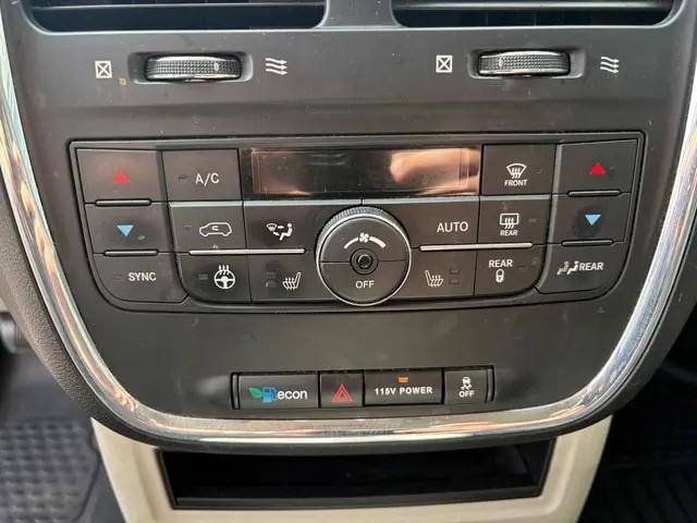 2016 Chrysler Town & Country Touring