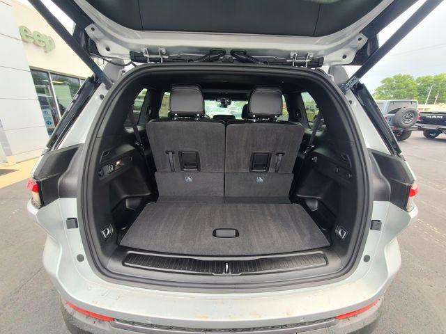 2026 Jeep Grand Cherokee L Altitude 4x4