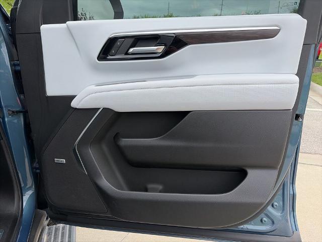 2025 Chevrolet Suburban 4WD Premier