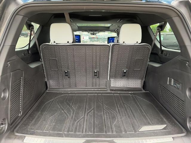 2025 Chevrolet Suburban 4WD Premier