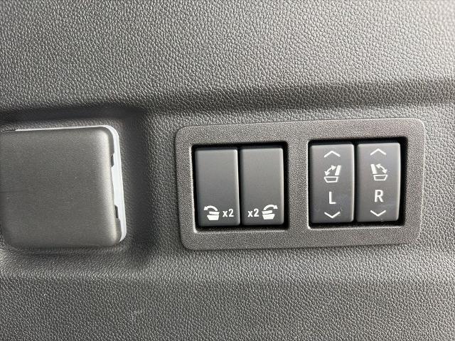 2025 Chevrolet Suburban 4WD Premier