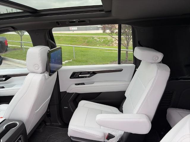 2025 Chevrolet Suburban 4WD Premier