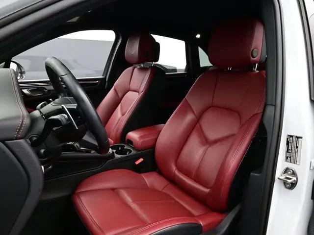 2024 Porsche Macan T