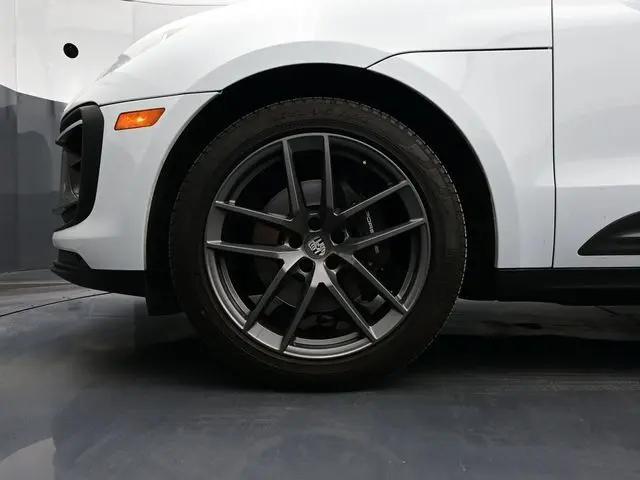 2024 Porsche Macan T