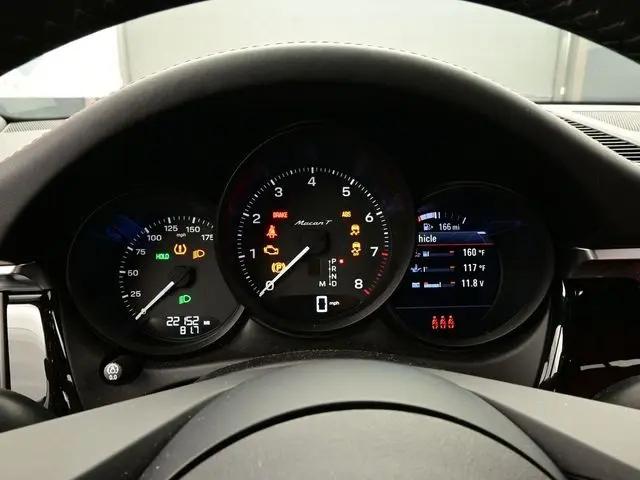 2024 Porsche Macan T