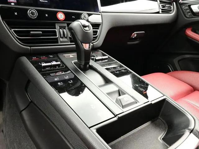2024 Porsche Macan T