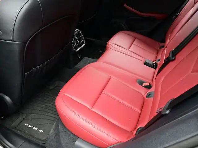 2024 Porsche Macan T
