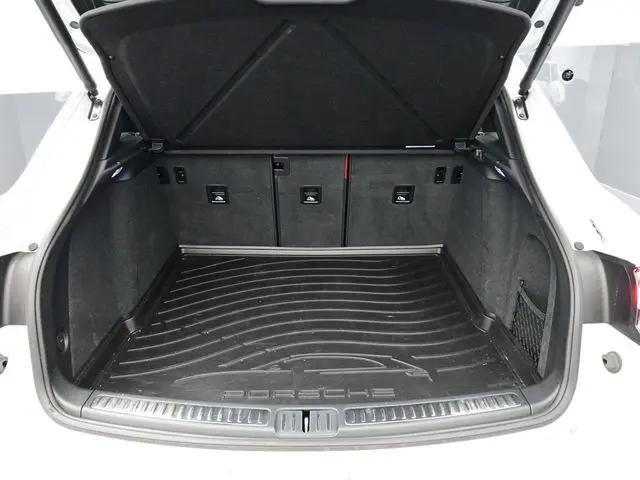 2024 Porsche Macan T