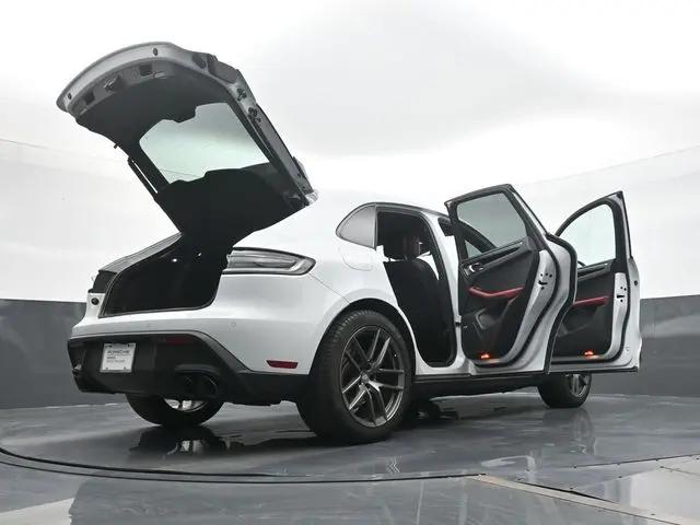 2024 Porsche Macan T