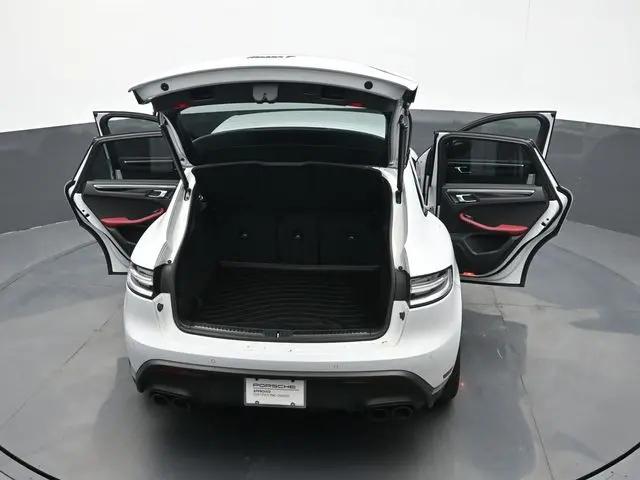 2024 Porsche Macan T