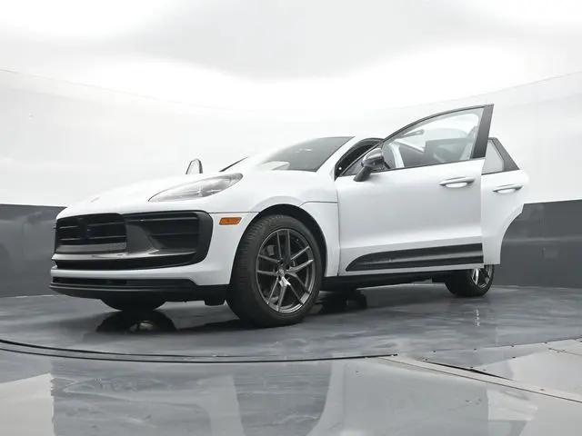 2024 Porsche Macan T