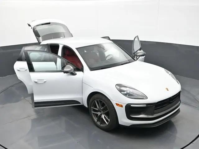 2024 Porsche Macan T