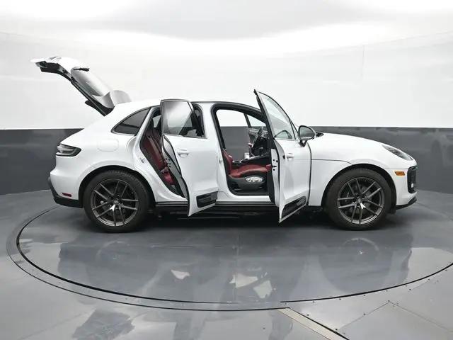 2024 Porsche Macan T