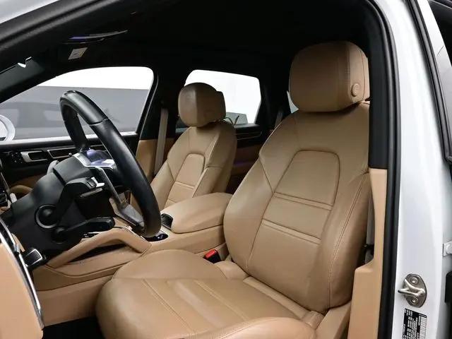 2023 Porsche Cayenne Platinum Edition