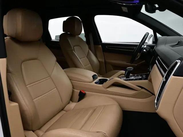 2023 Porsche Cayenne Platinum Edition