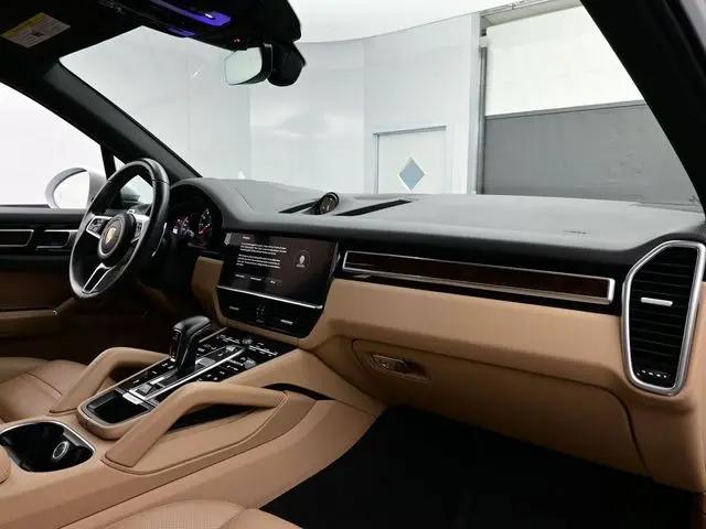 2023 Porsche Cayenne Platinum Edition