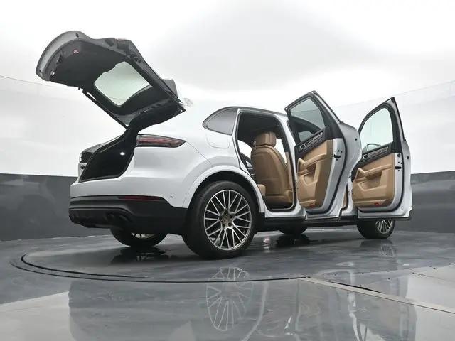 2023 Porsche Cayenne Platinum Edition