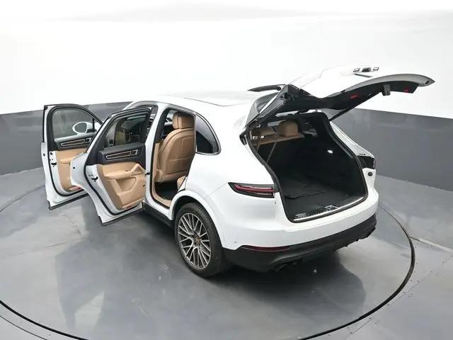 2023 Porsche Cayenne Platinum Edition