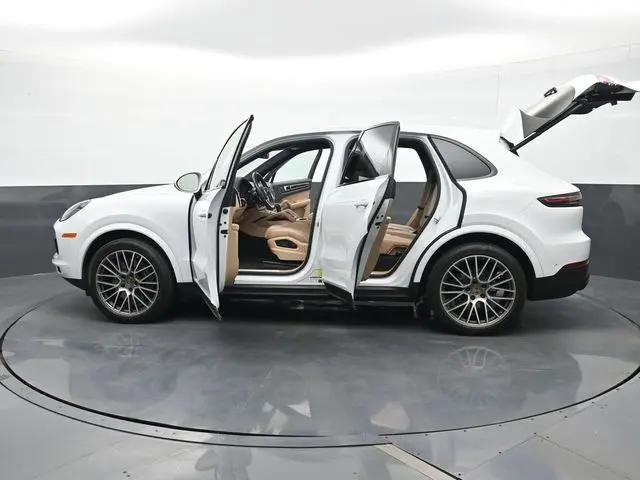 2023 Porsche Cayenne Platinum Edition