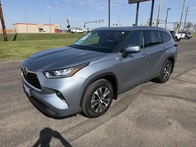 2020 Toyota Highlander XLE for sale in Sioux Falls, SD