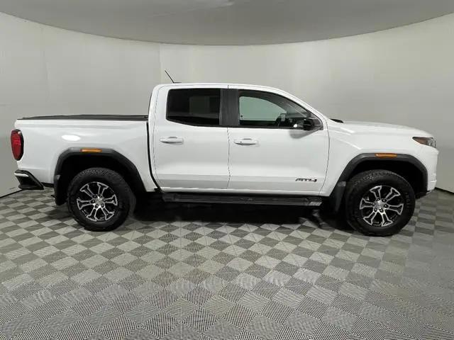 2024 GMC Canyon 4WD AT4