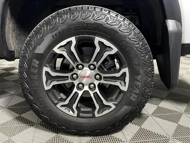 2024 GMC Canyon 4WD AT4