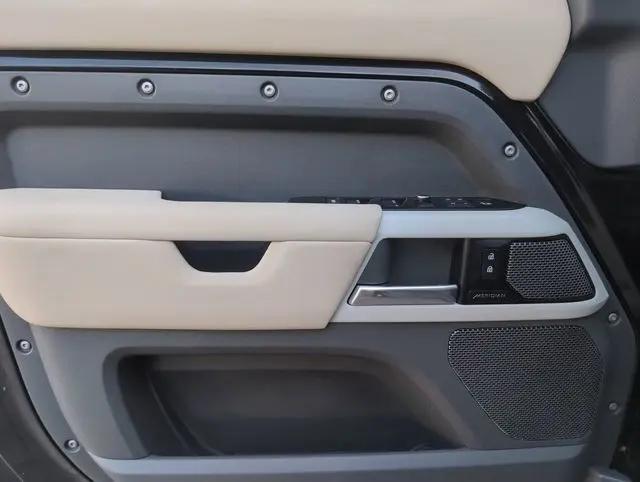 2021 Land Rover Defender 110 X-Dynamic SE