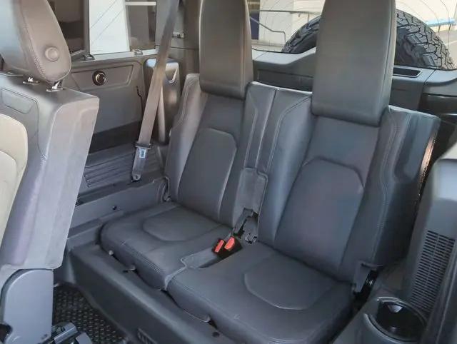 2021 Land Rover Defender 110 X-Dynamic SE
