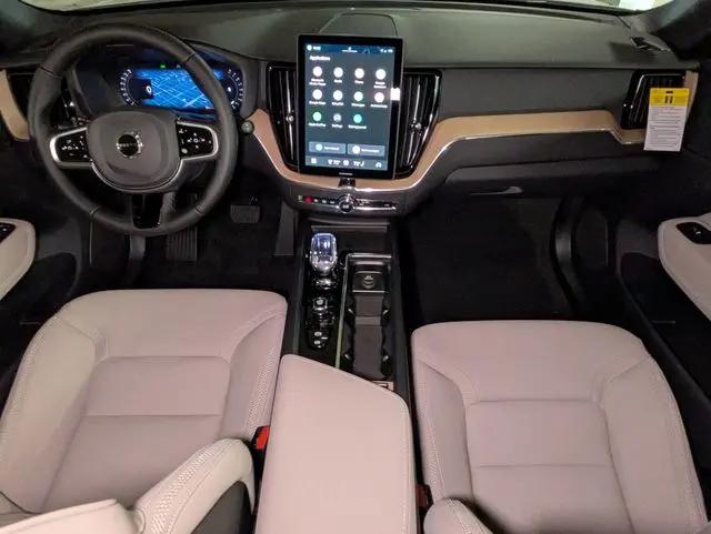 2026 Volvo XC60 B5 Plus