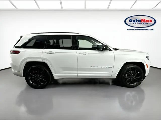 2024 Jeep Grand Cherokee Anniversary Edition