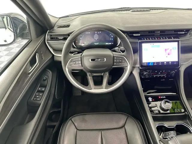 2024 Jeep Grand Cherokee Anniversary Edition