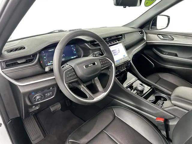 2024 Jeep Grand Cherokee Anniversary Edition