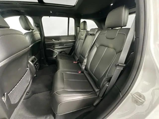 2024 Jeep Grand Cherokee Anniversary Edition