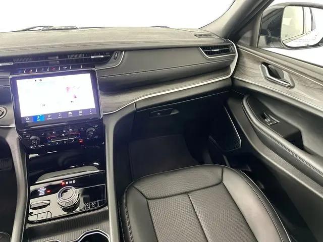 2024 Jeep Grand Cherokee Anniversary Edition