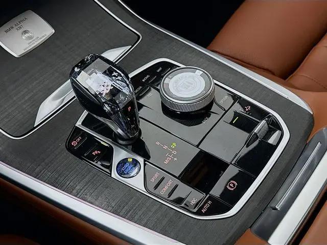 2025 BMW xB ALPINA XB7