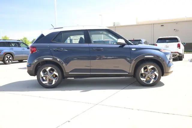 2026 Hyundai Venue SEL w/Two-Tone Roof