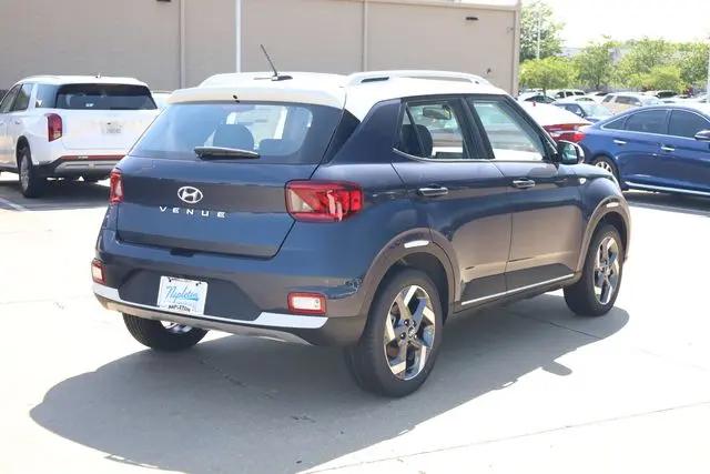 2026 Hyundai Venue SEL w/Two-Tone Roof