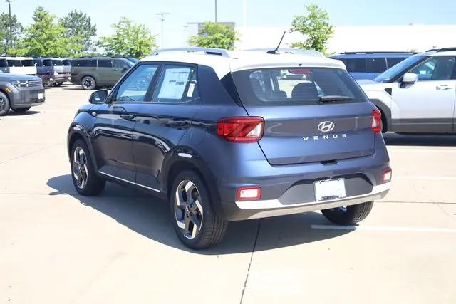 2026 Hyundai Venue SEL w/Two-Tone Roof