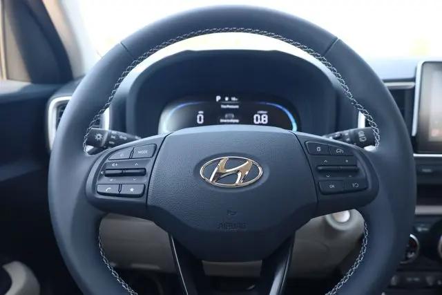 2026 Hyundai Venue SEL w/Two-Tone Roof