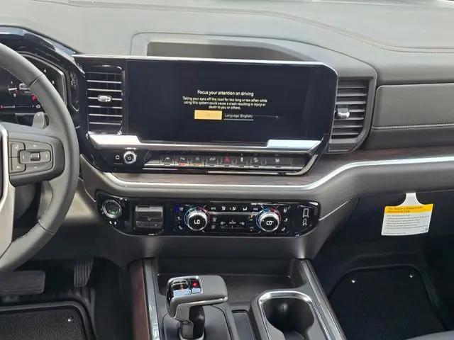 2026 GMC Sierra 1500 Crew Cab, Short Bed, SLT, 4WD