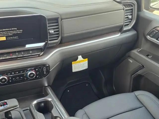 2026 GMC Sierra 1500 Crew Cab, Short Bed, SLT, 4WD