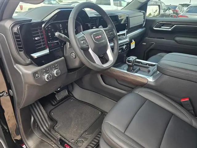 2026 GMC Sierra 1500 Crew Cab, Short Bed, SLT, 4WD