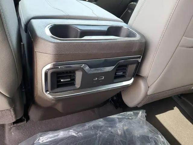 2026 GMC Sierra 1500 Crew Cab, Short Bed, SLT, RWD
