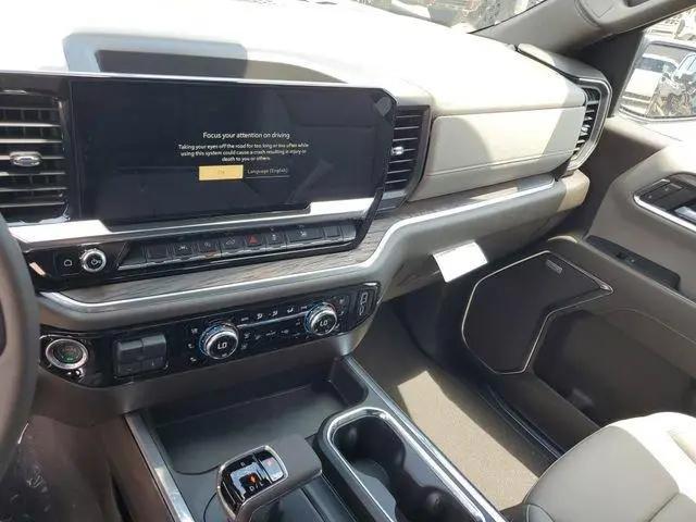 2026 GMC Sierra 1500 Crew Cab, Short Bed, SLT, RWD