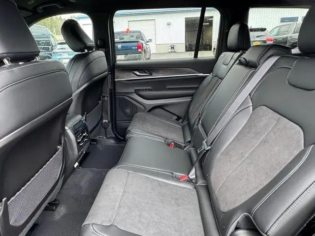 2026 Jeep Grand Cherokee L Altitude 4x4