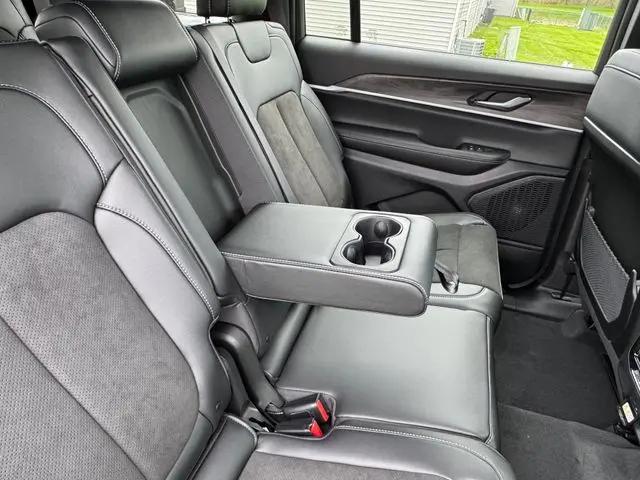 2026 Jeep Grand Cherokee L Altitude 4x4